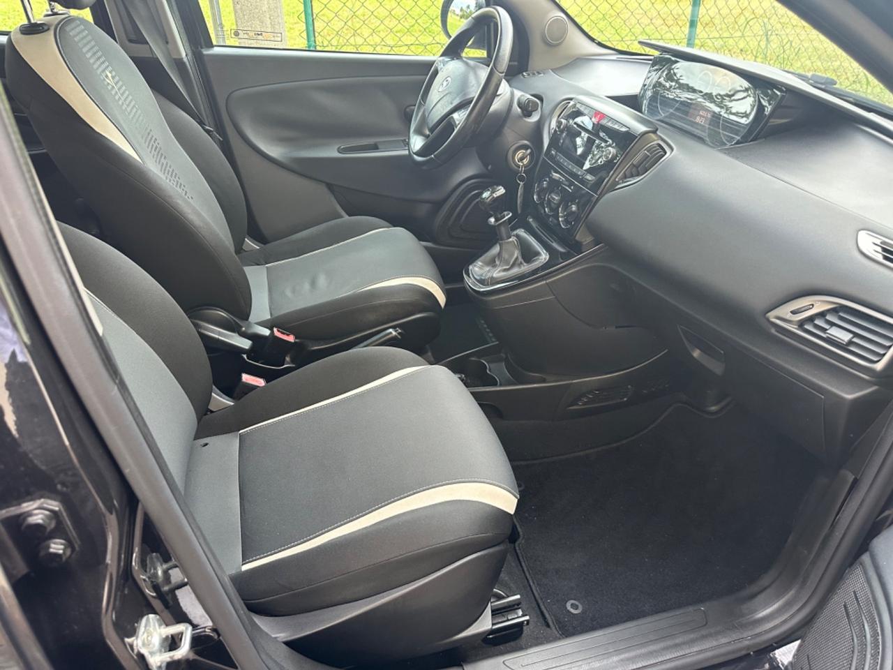 Lancia Ypsilon 1.2 69 CV 5 porte GPL Ecochic Gold