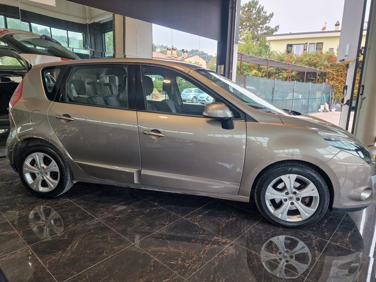 Renault Scenic Scénic X-Mod 1.5 dCi 110CV Luxe