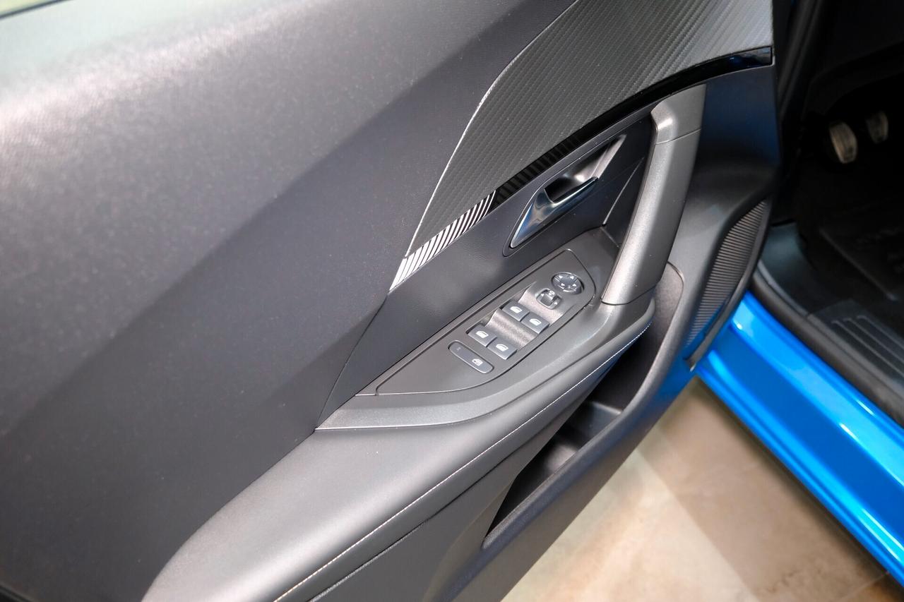 PEUGEOT 2008 1.200 T 100 cv ALLURE COCKPIT 3D