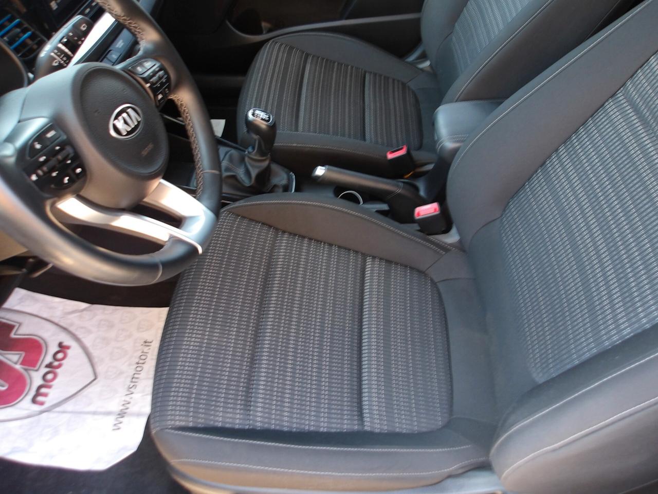 KIA STONIC 1.0 HYBRID-RETROC-28.000 KM-2021