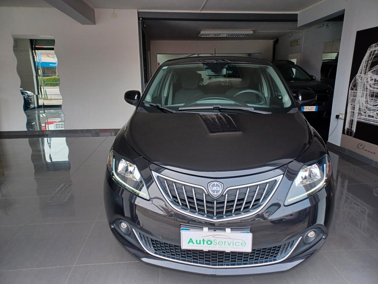 Lancia Ypsilon 1.0 Hybrid 70cv