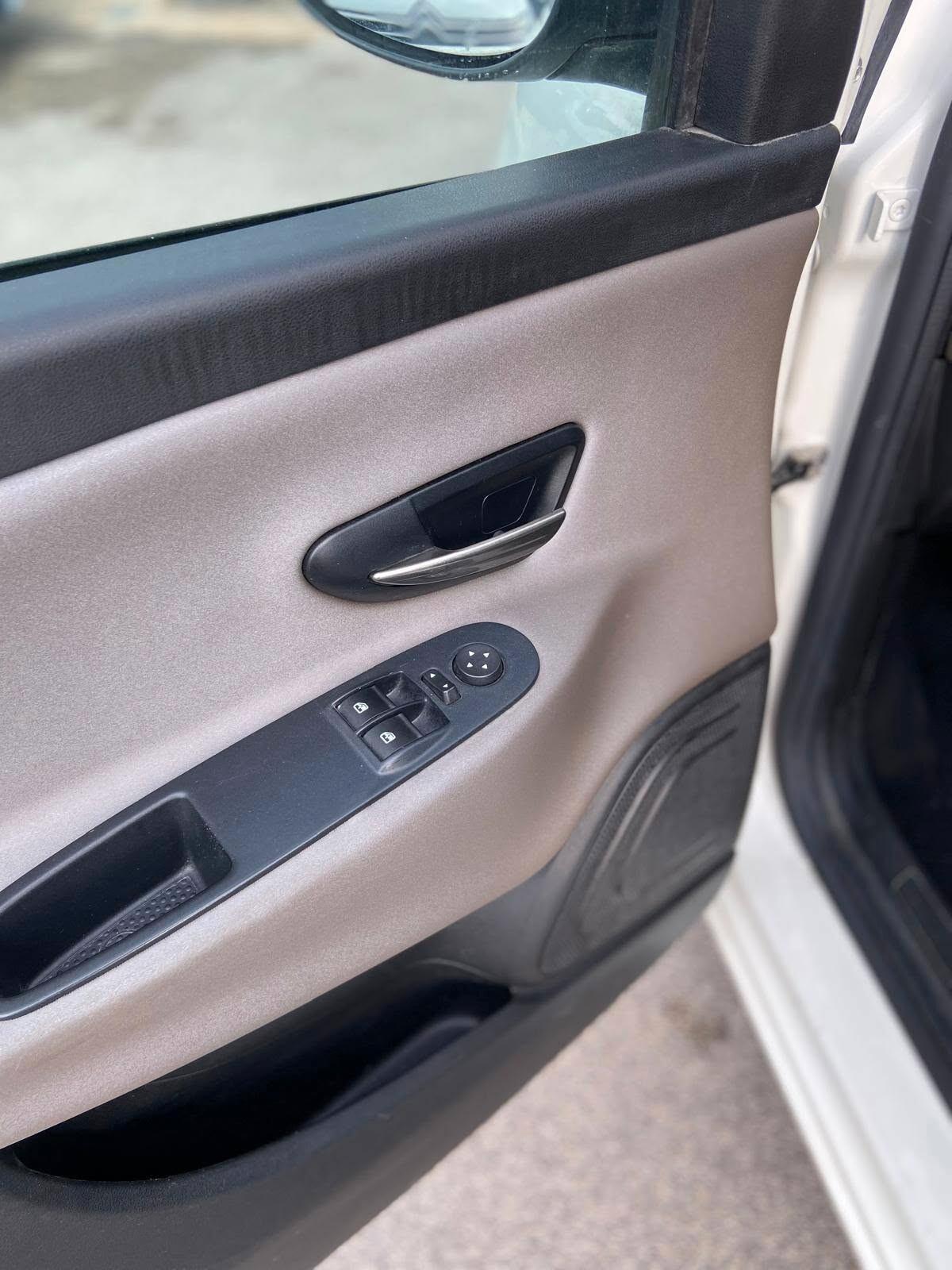 Lancia Ypsilon 0.9 TwinAir 85 CV 5 porte Metano Ecochic Elle
