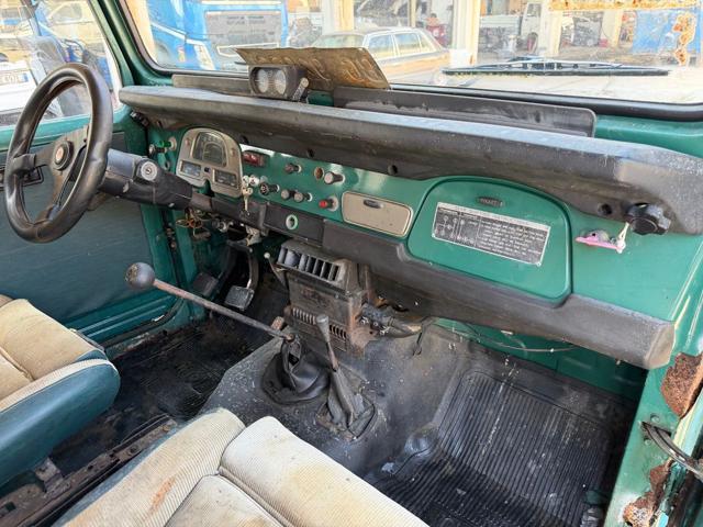 TOYOTA Land Cruiser BJ40