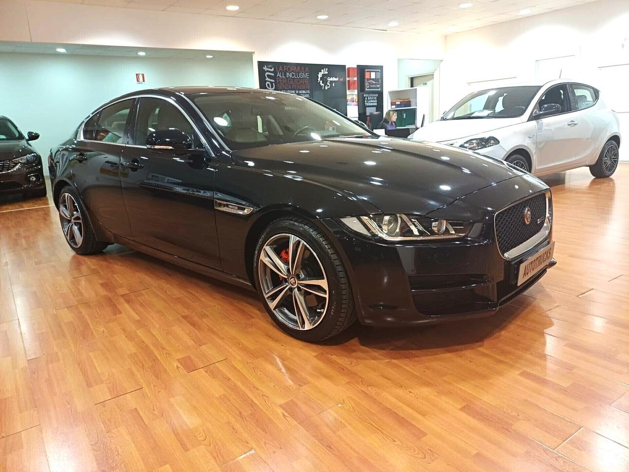 Jaguar XE 2.0 D 163 CV aut. R-Sport