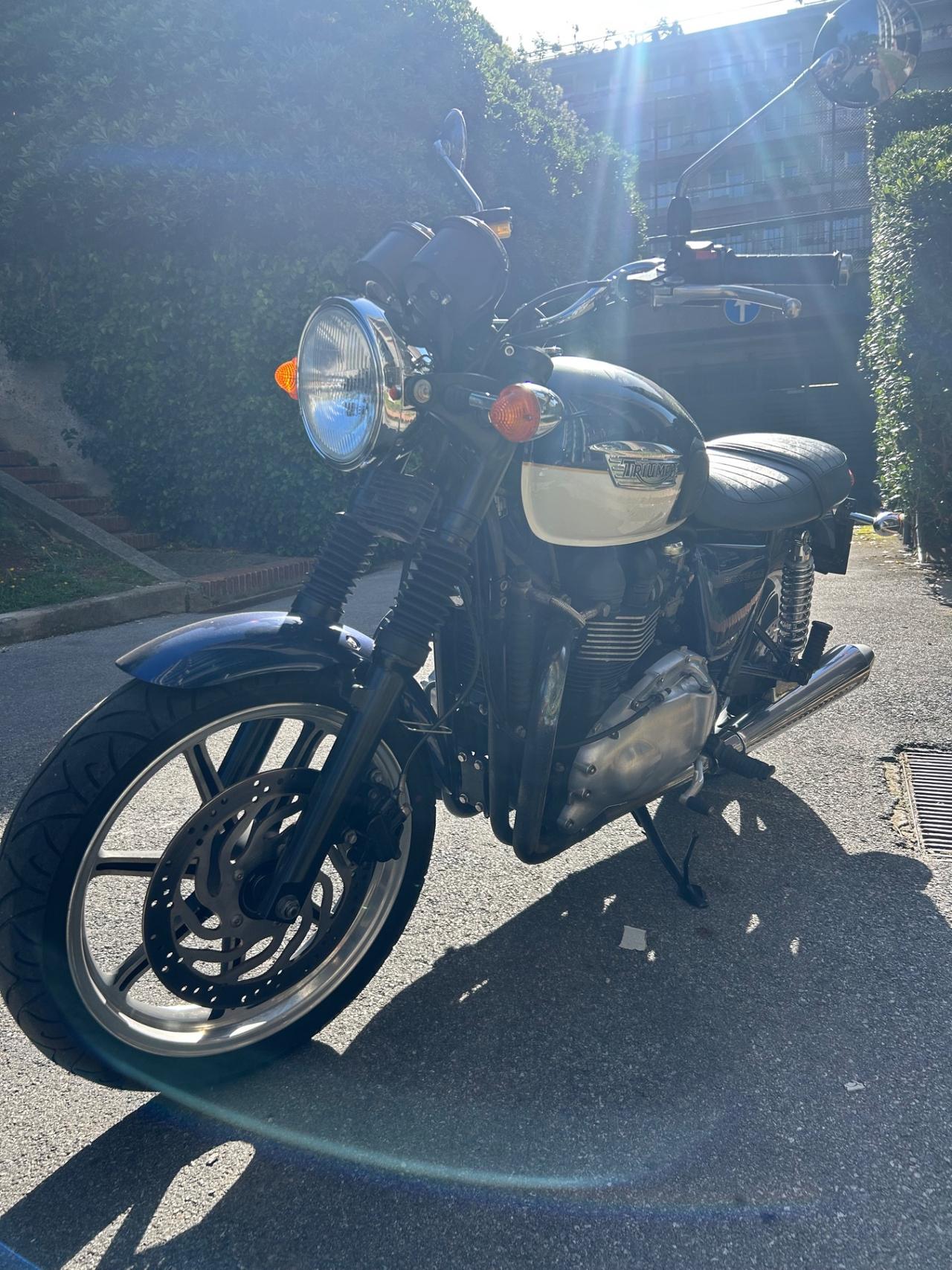 Triumph Bonneville SE