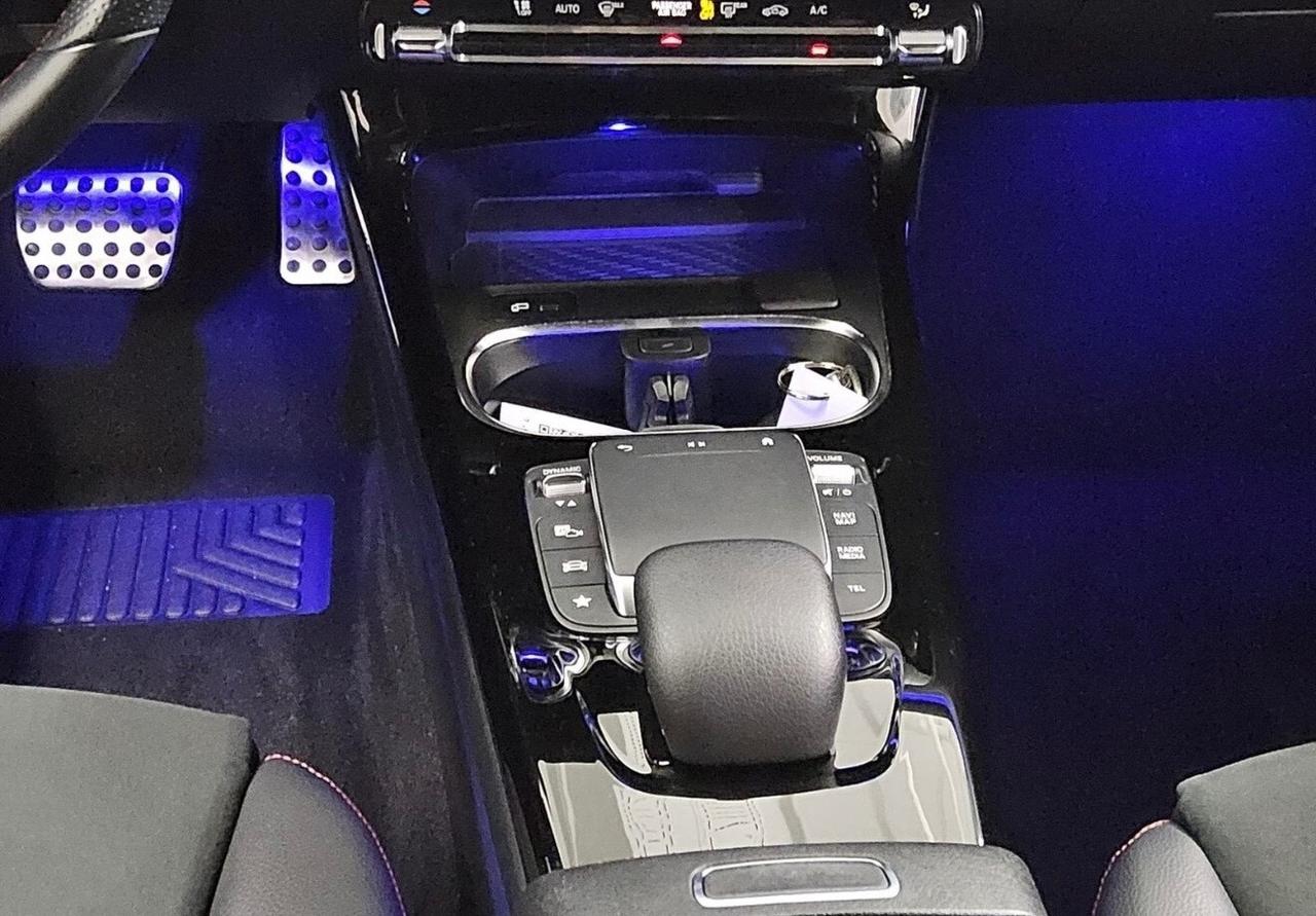 Mercedes-benz A 200 Benzina Automatic AMG Line