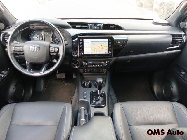 TOYOTA Hilux 2.8 D A/T 4WD 4 porte Double Cab Invincible N1