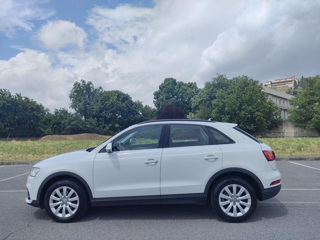 AUDI Q3 2.0 tdi Business 150cv s-tronic