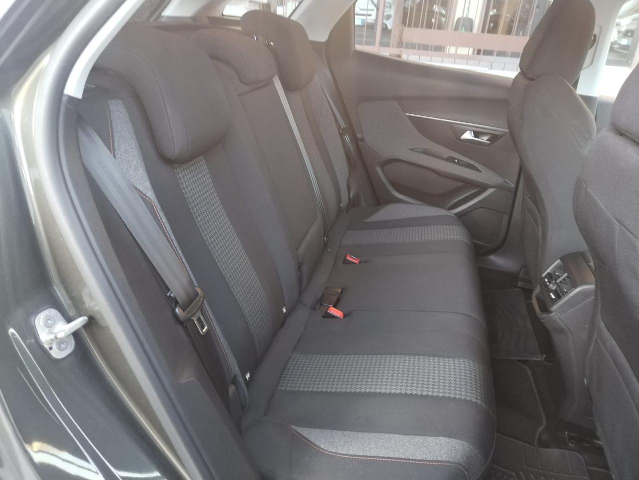 Peugeot 3008 BlueHDi 130 S&S Allure