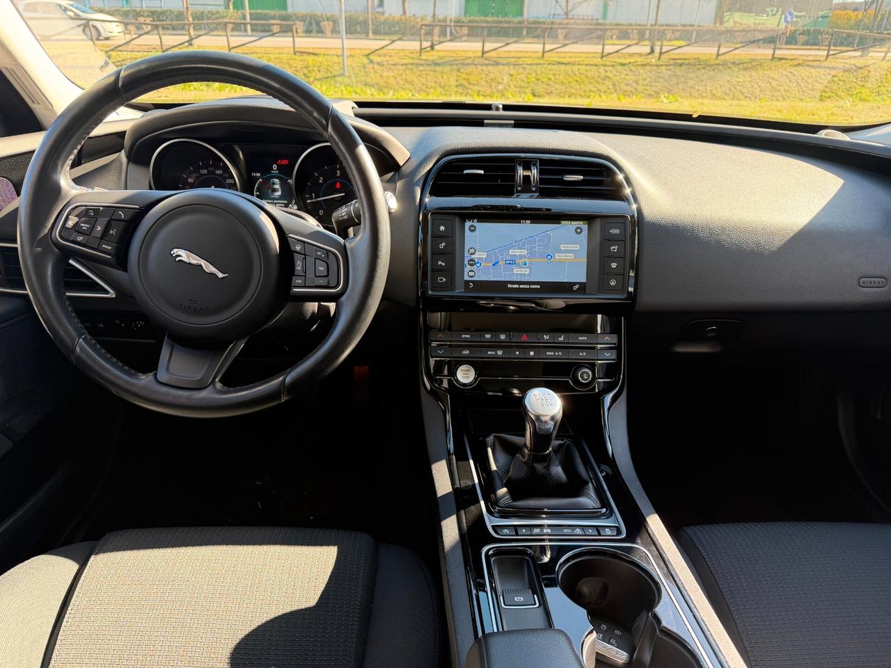 Jaguar XE 2.0 D Turbo Prestige