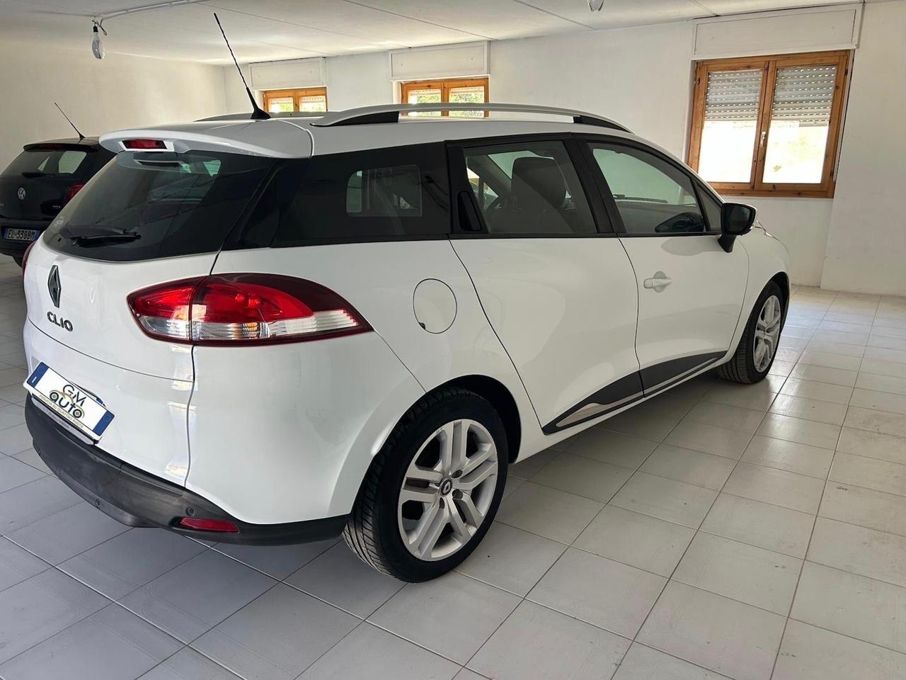 Renault Clio dCi 8V 75 CV 5 porte Moschino Intens