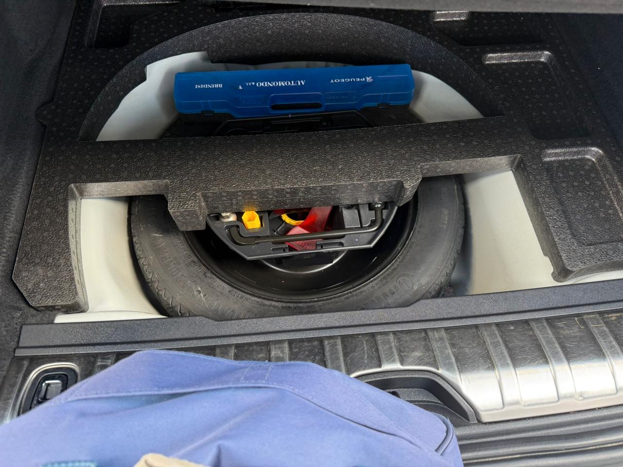 Peugeot 2008 1.6 e-HDi 115 CV Stop&Start Féline
