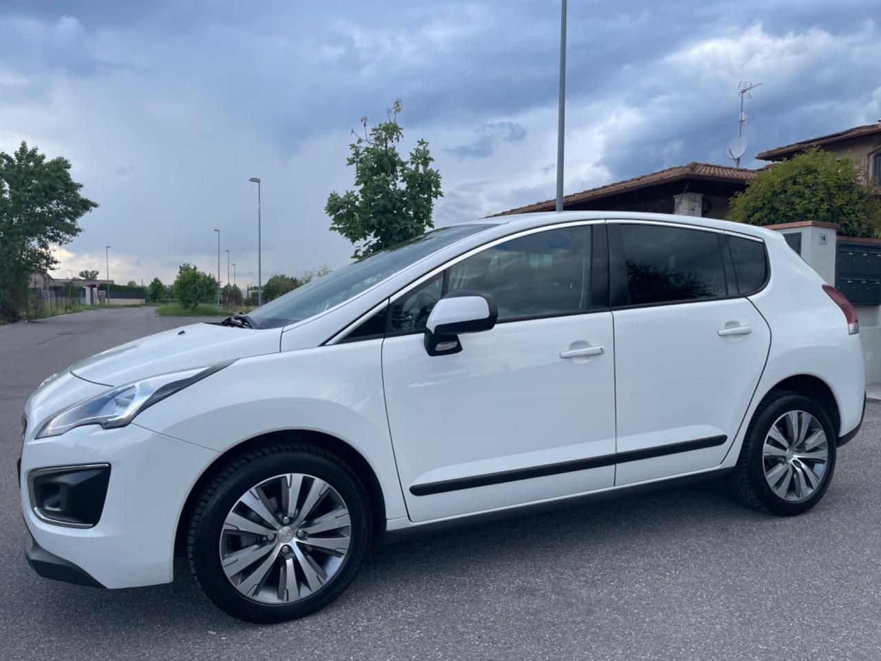 Peugeot 3008 1.6 HDi 115CV Access