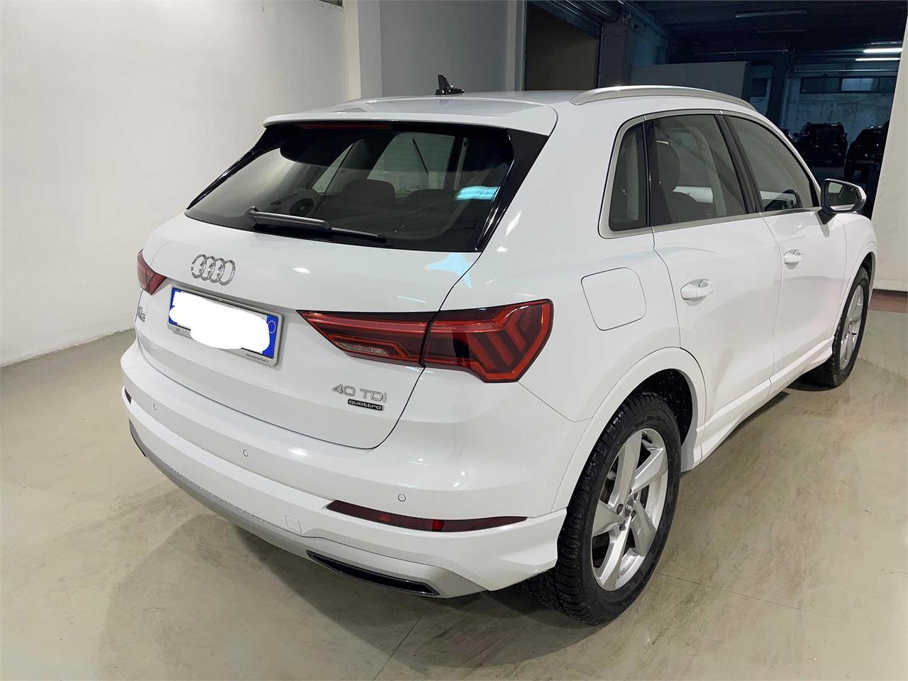 AUDI Q3 Q3 40 TDI quattro S tr. Business Adv.