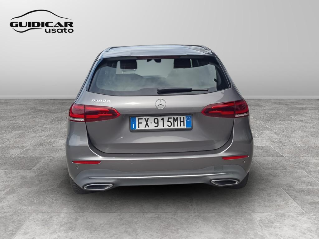 Mercedes-Benz Classe B - W247 2018 - B 180 d Sport Plus auto