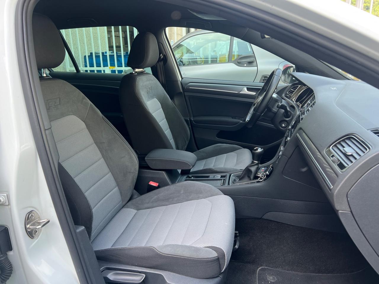 Volkswagen Golf VII 5p 1.6 tdi R-Line 110cv