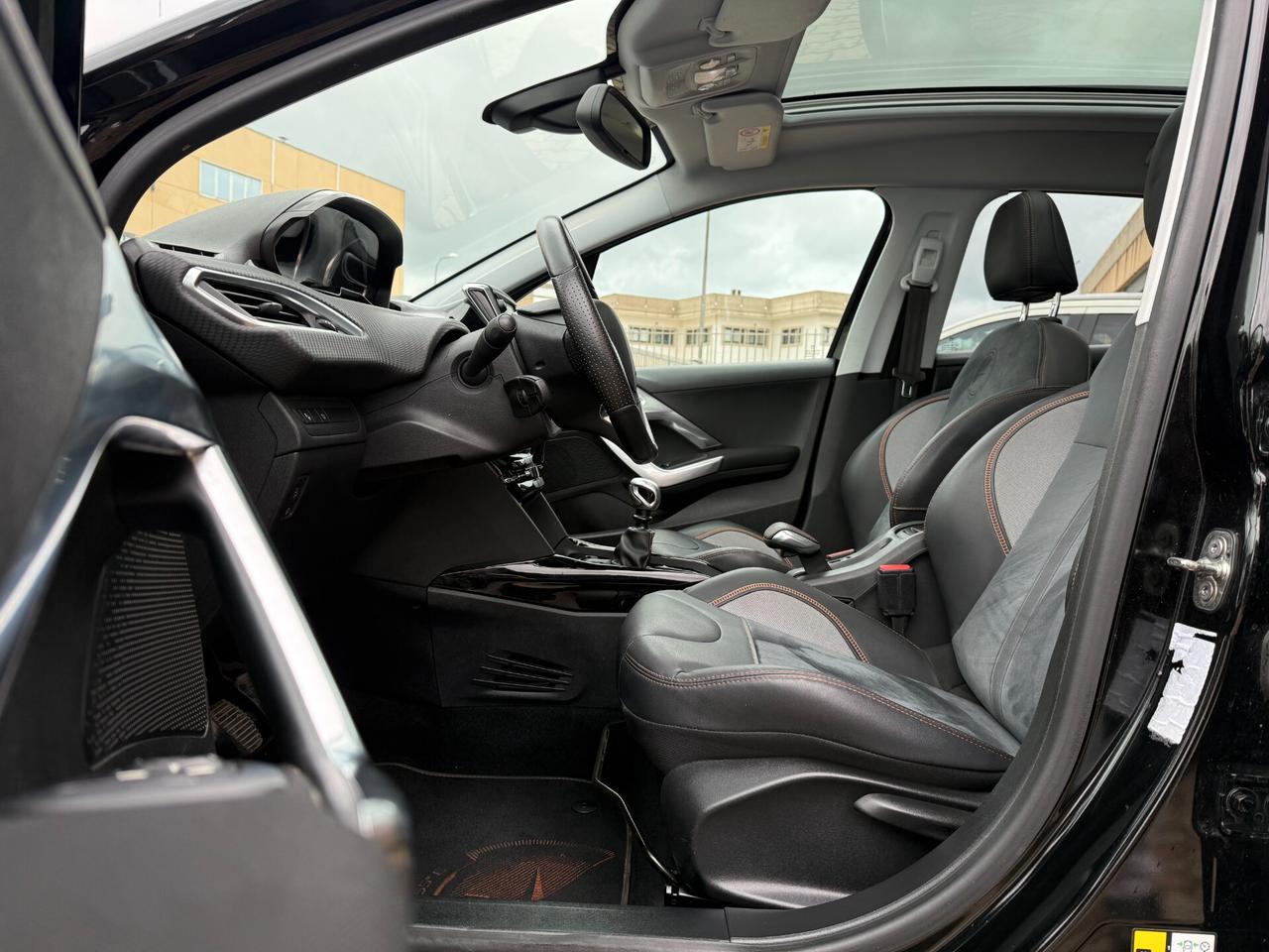 Peugeot 2008 BlueHDi 120 S&S Tetto Pelle JBL Luci Ambiente