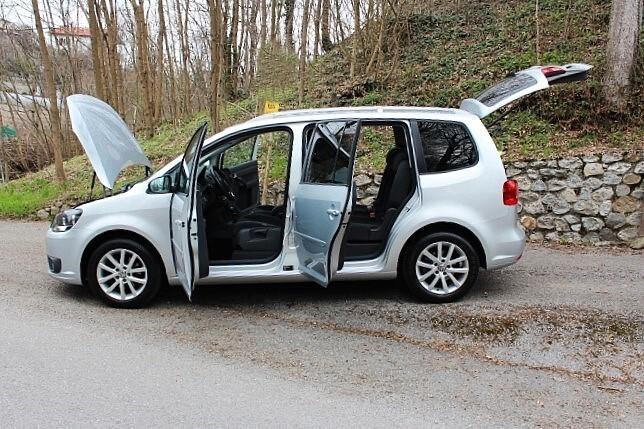 Volkswagen Touran Business 1.6 TDI Comfortline 7 POSTI 8 PNEUMATICI SU CERCHIO IN LEGA ORIGINALE