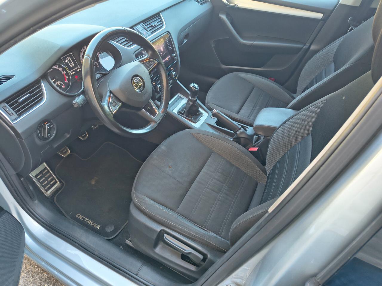 SKODA OCTAVIA 1.6 TDI SCR WAGON EXECUTIVE