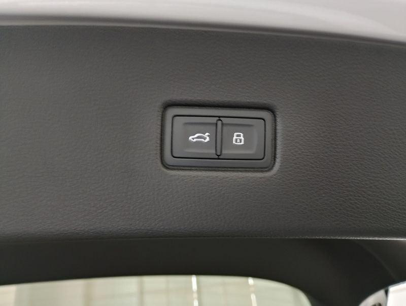 Audi Q5 SPB 40 TDI quattro S tronic S line plus Identity black