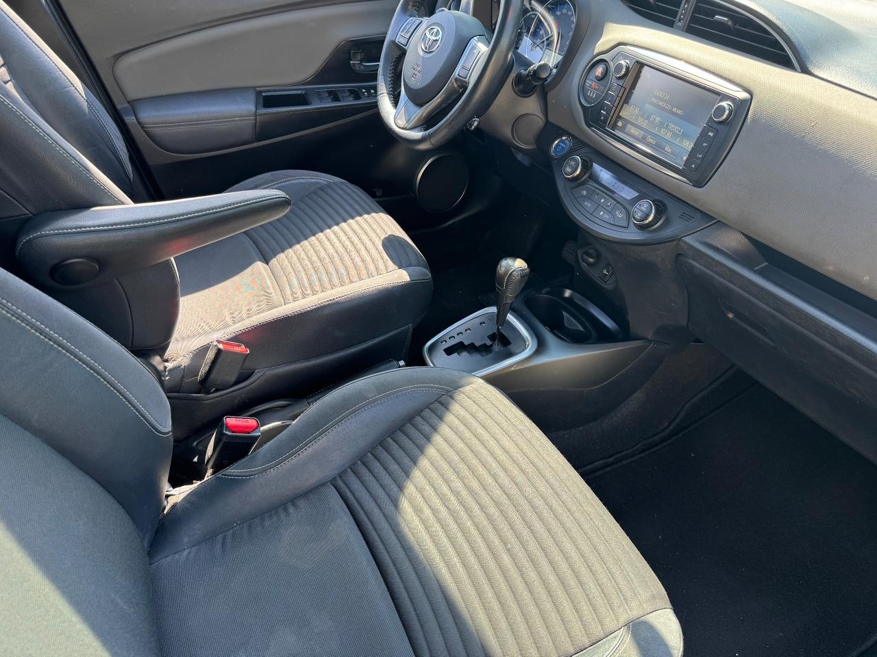 Toyota Yaris 1.5 Hybrid - Automatica -2015