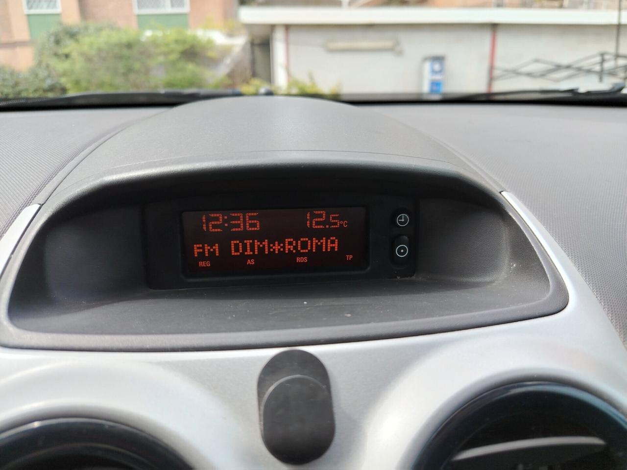 Opel Corsa 1.2 3 porte b-color