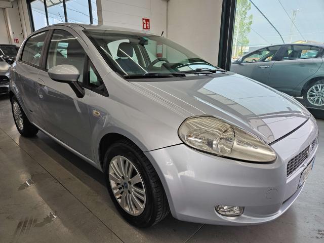 Fiat Grande Punto 5p 1.3 mjt 16v Emotion 90cv NEOPATENTATI