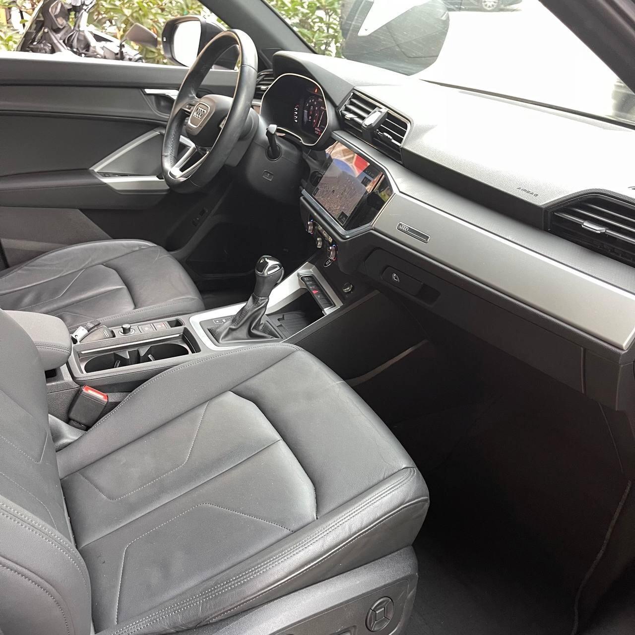 Audi Q3 35 TFSI Business Advanced