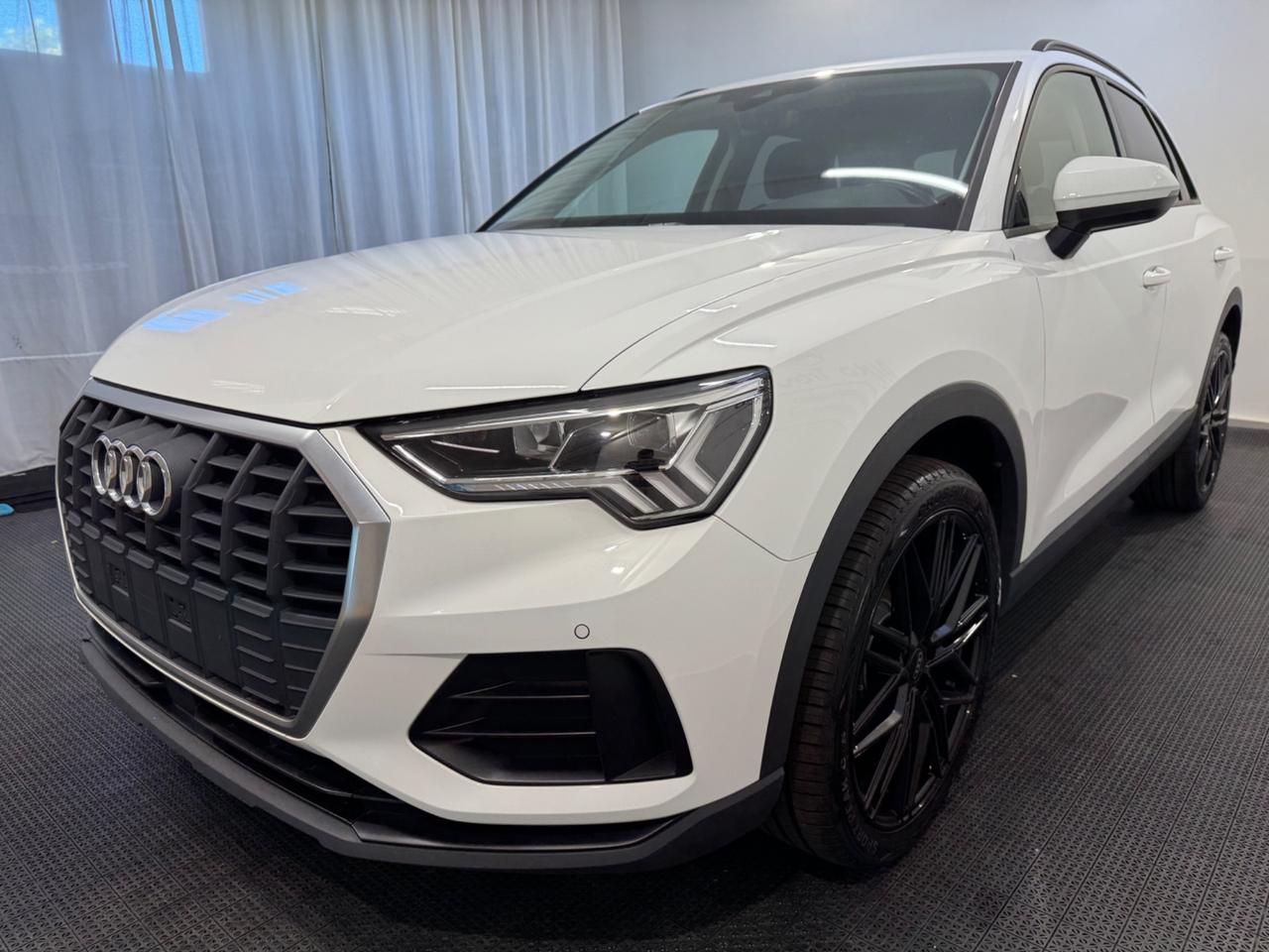 Audi Q3 35 TDI Business Advanced