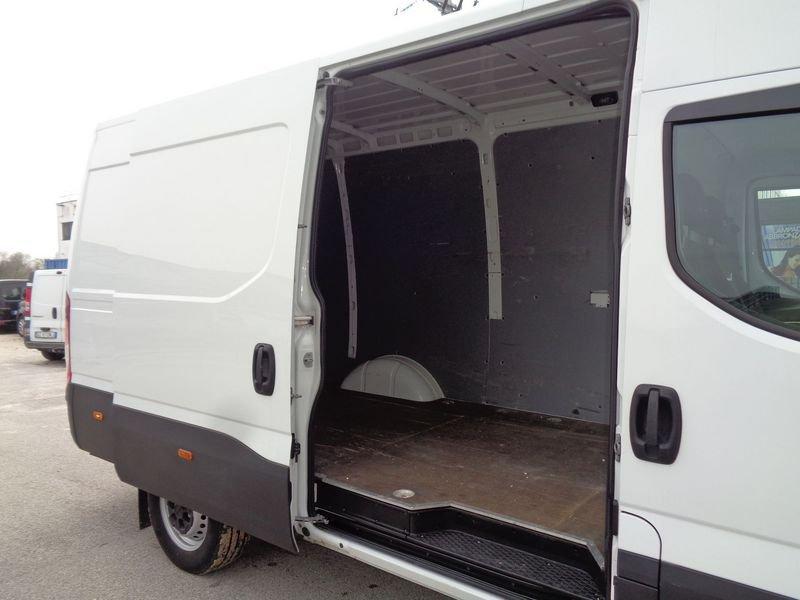 Iveco Daily 35S16A8V 2.3 HPT PLM-TM Furgone Hi-Matic + IVA