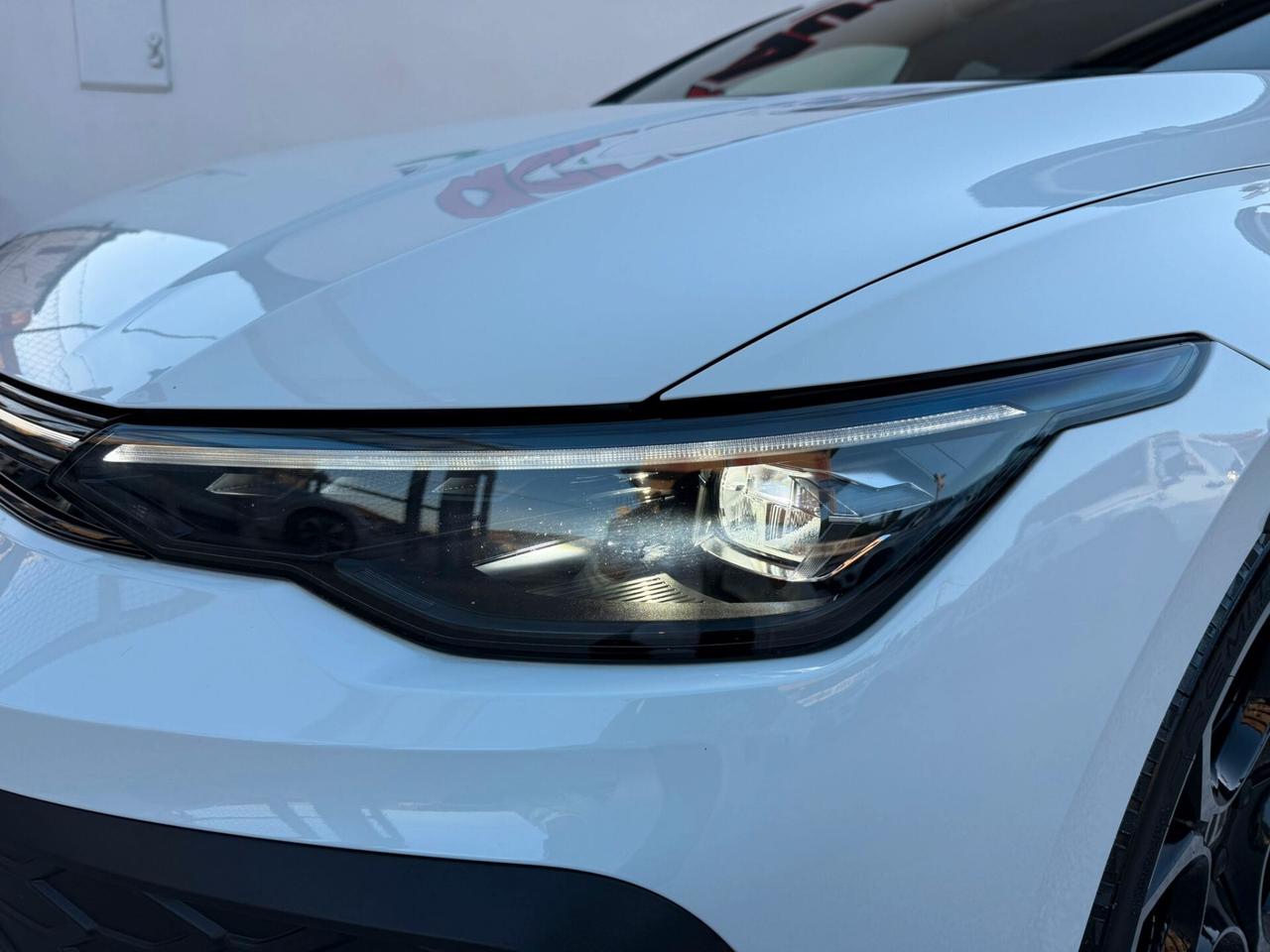 New Volkswagen Golf 8.5 GTI 2.0 TSI 265 CV
