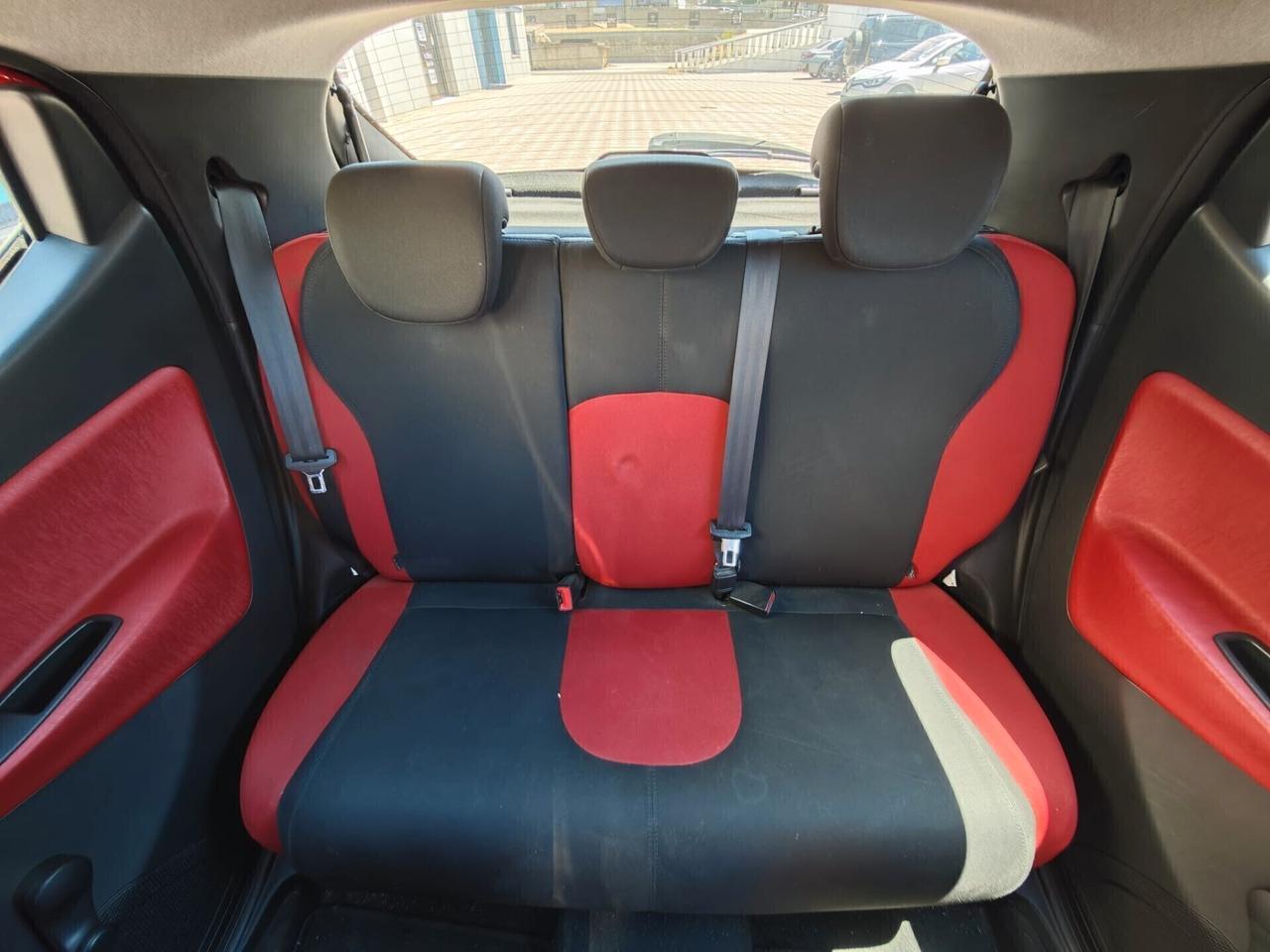 Lancia Ypsilon LANCIA YPSLON BLACK&RED 1.3 JTD 95CV STOP&START