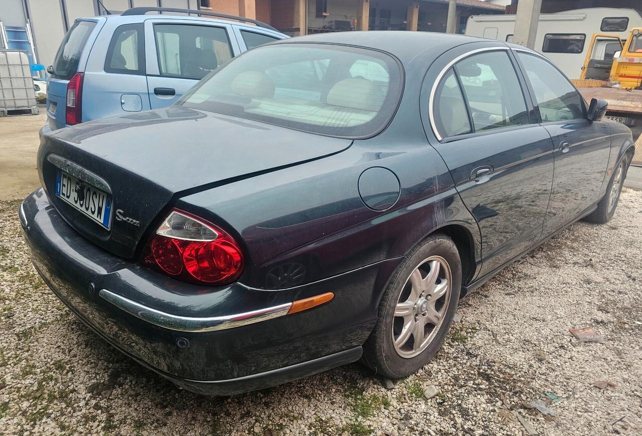 Jaguar S-Type 3.0 V6 LEGGERE BENE