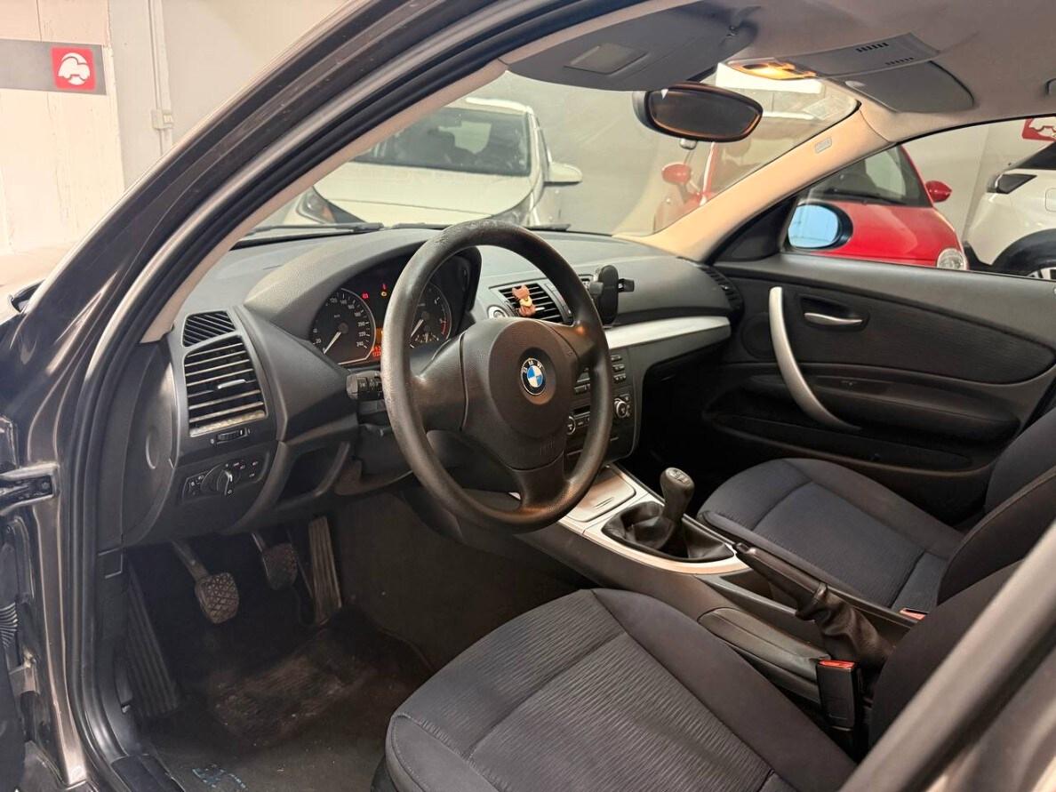 BMW Serie 1 (E87) 118d cat 5 porte Futura...
