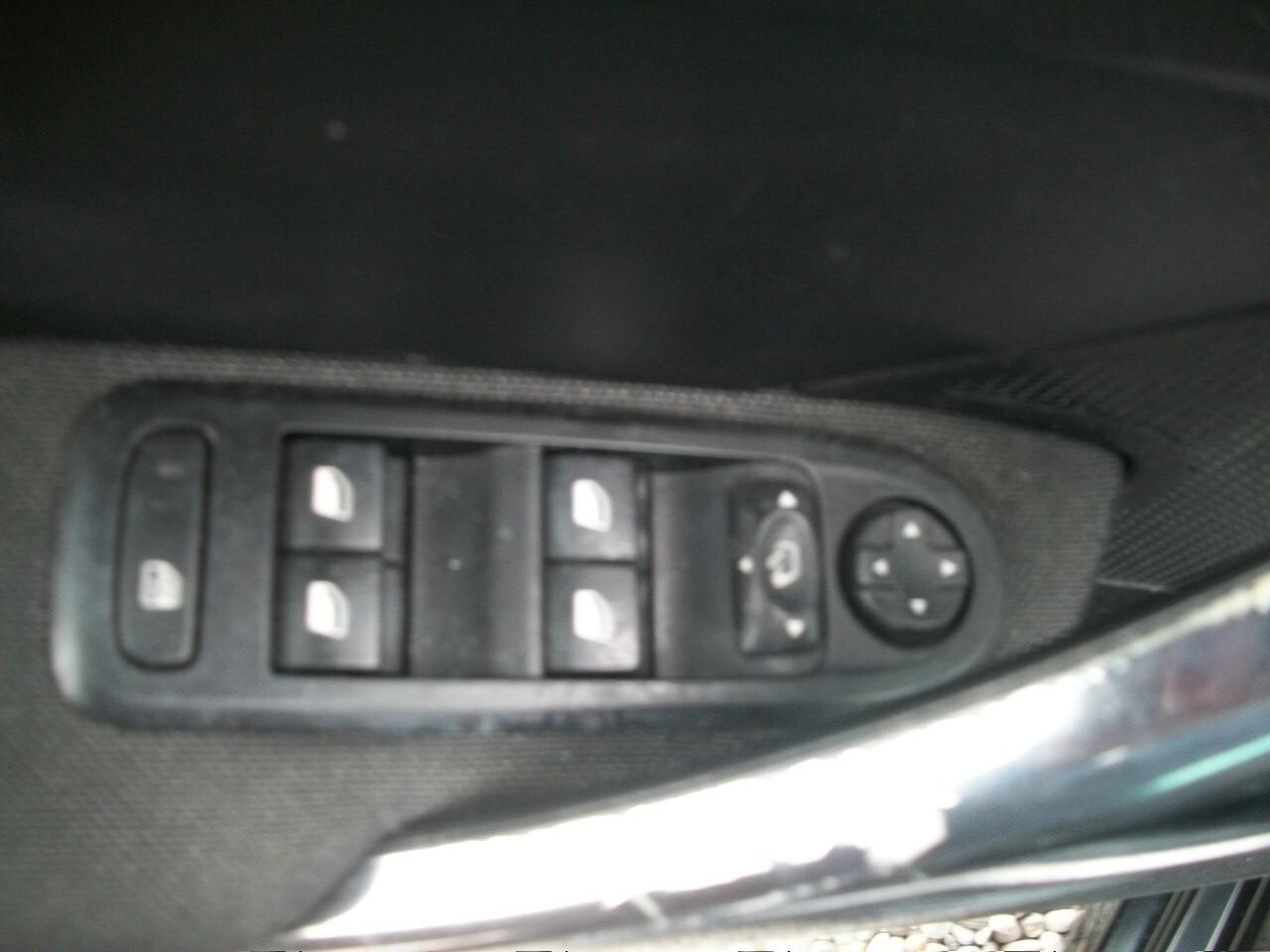 Peugeot 308 1.6 e-HDi 112CV Stop&Start CC Allure CAPRIO NERA 06 MARCE GARANZIA UN ANNO