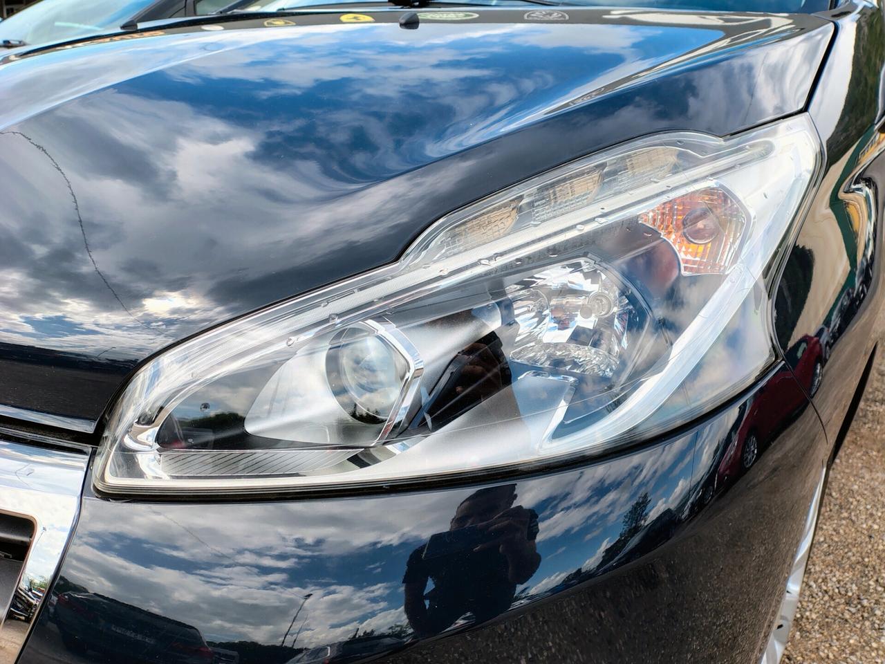 Peugeot 208 PureTech 82 5 porte Allure