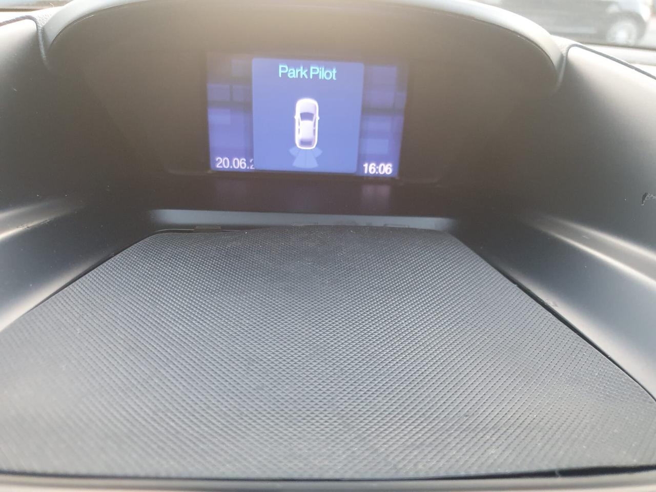 Ford Kuga 2.0 TDCI 140 CV 2WD Titanium