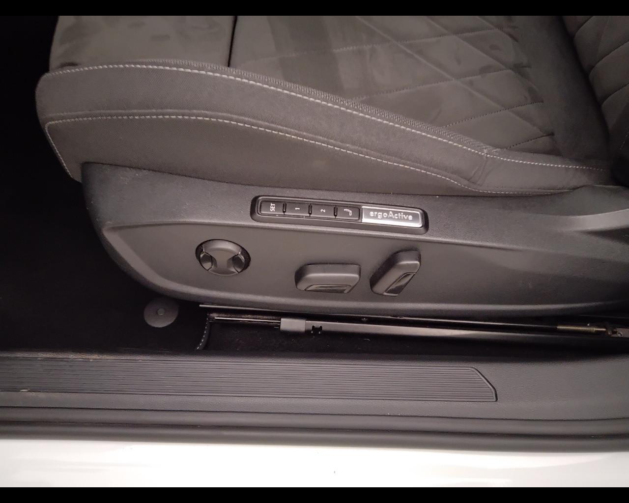 VOLKSWAGEN Golf VIII 2020 - Golf 2.0 tdi Style 115cv