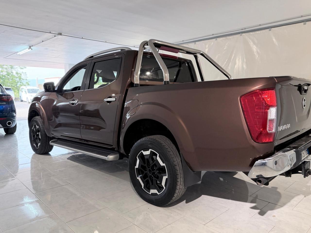 Nissan Navara DOPPIA CABINA GANCIO TRAINO AUTOMATICO