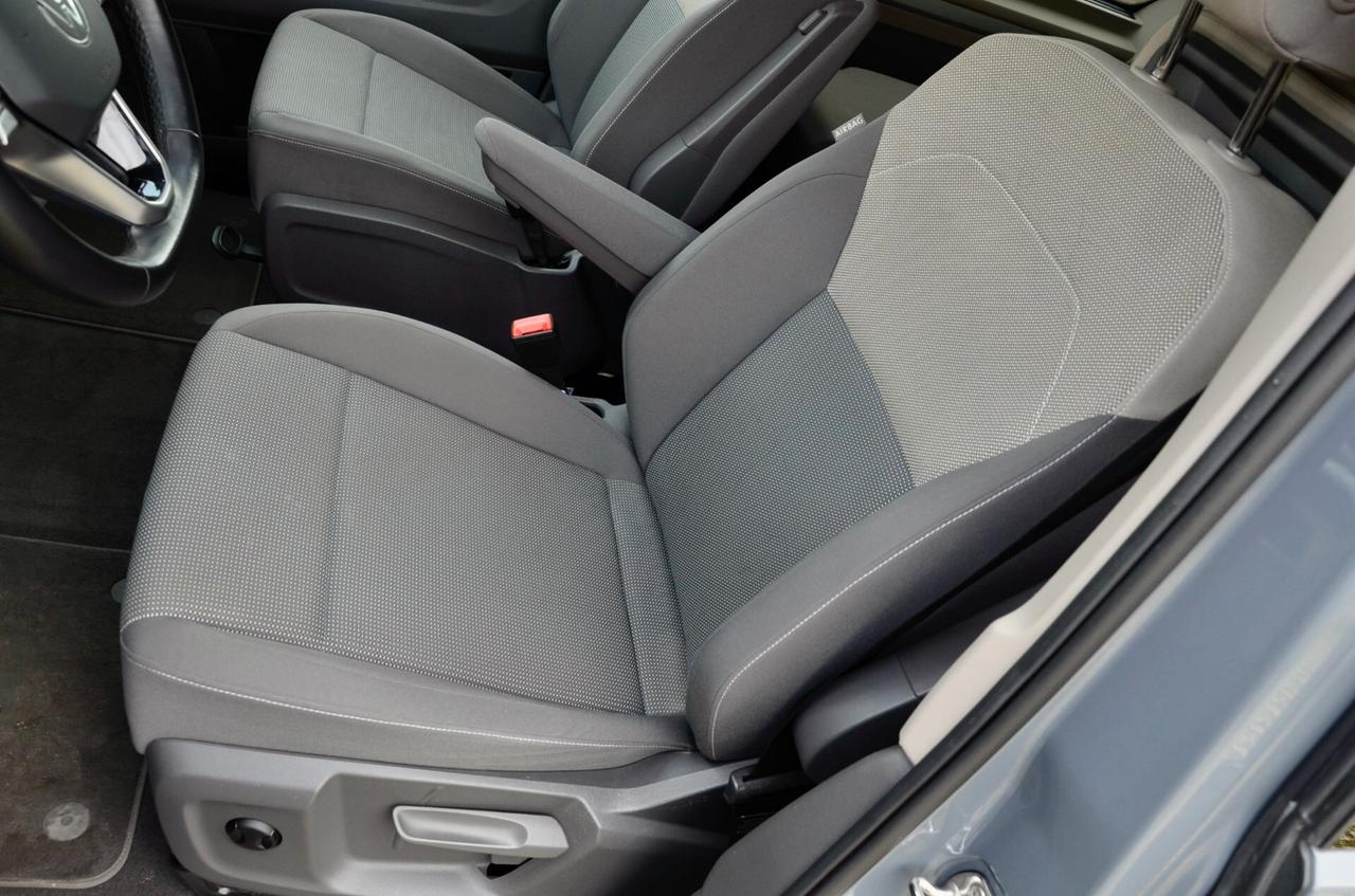 VOLKSWAGEN MULTIVAN T7 1.4 PHEV 150cv DSG, UNICOPROPRIETARIO, SERVICE VW, EURO 6E, IVA ESPOSTA, FARI FULL LED, PERMUTE