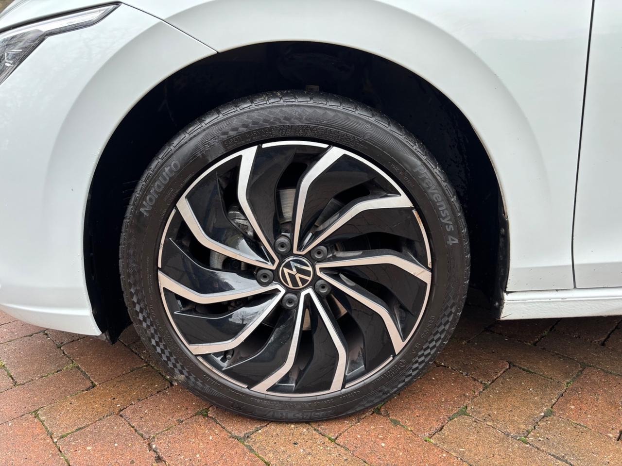 Volkswagen Golf 1.0 TSI EVO Life 7 ANNI DI GARANZIA