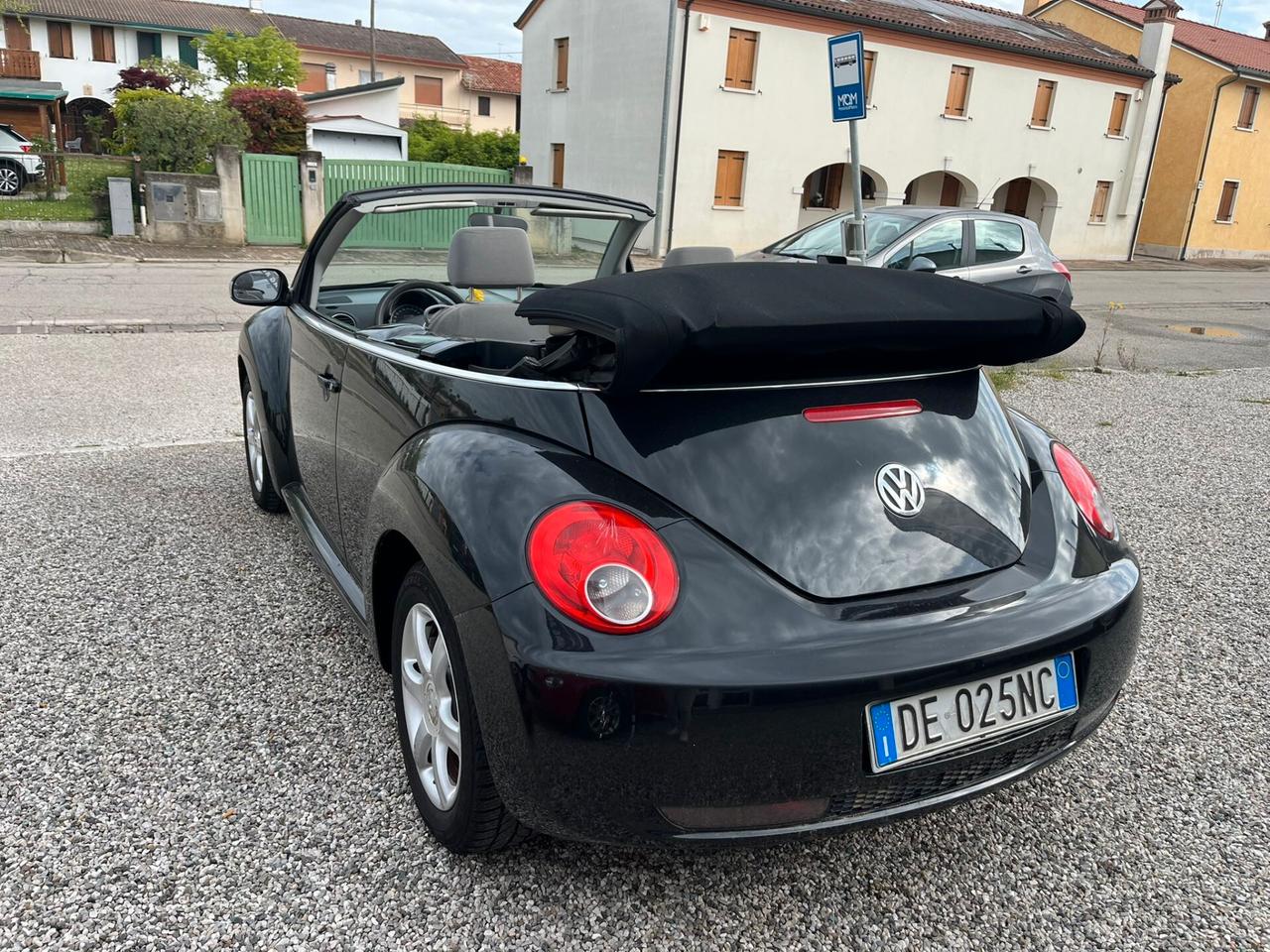 Volkswagen New Beetle 1.6 Cabrio
