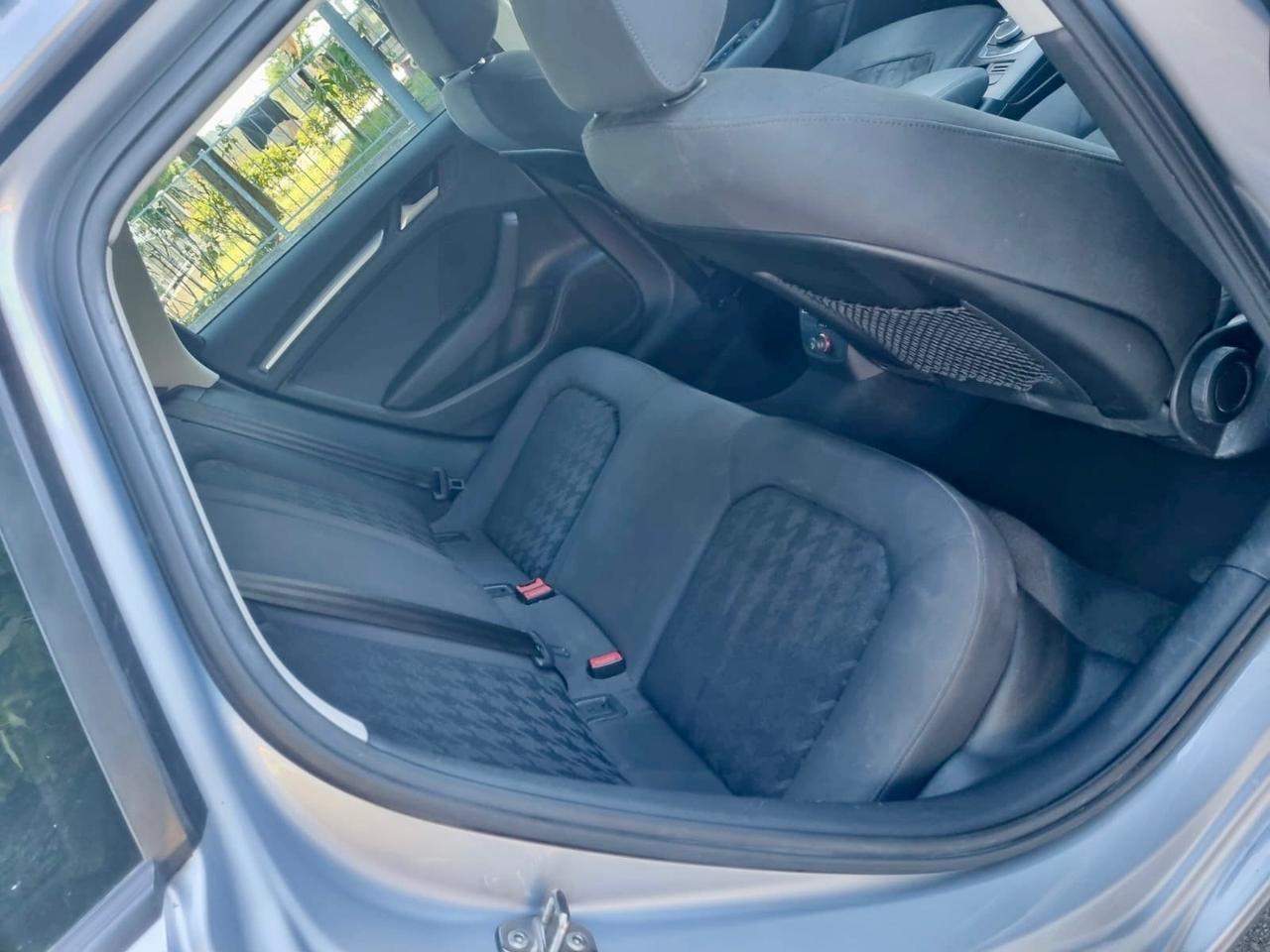 Audi A3 Sedan 1.6 TDI clean diesel Ambition