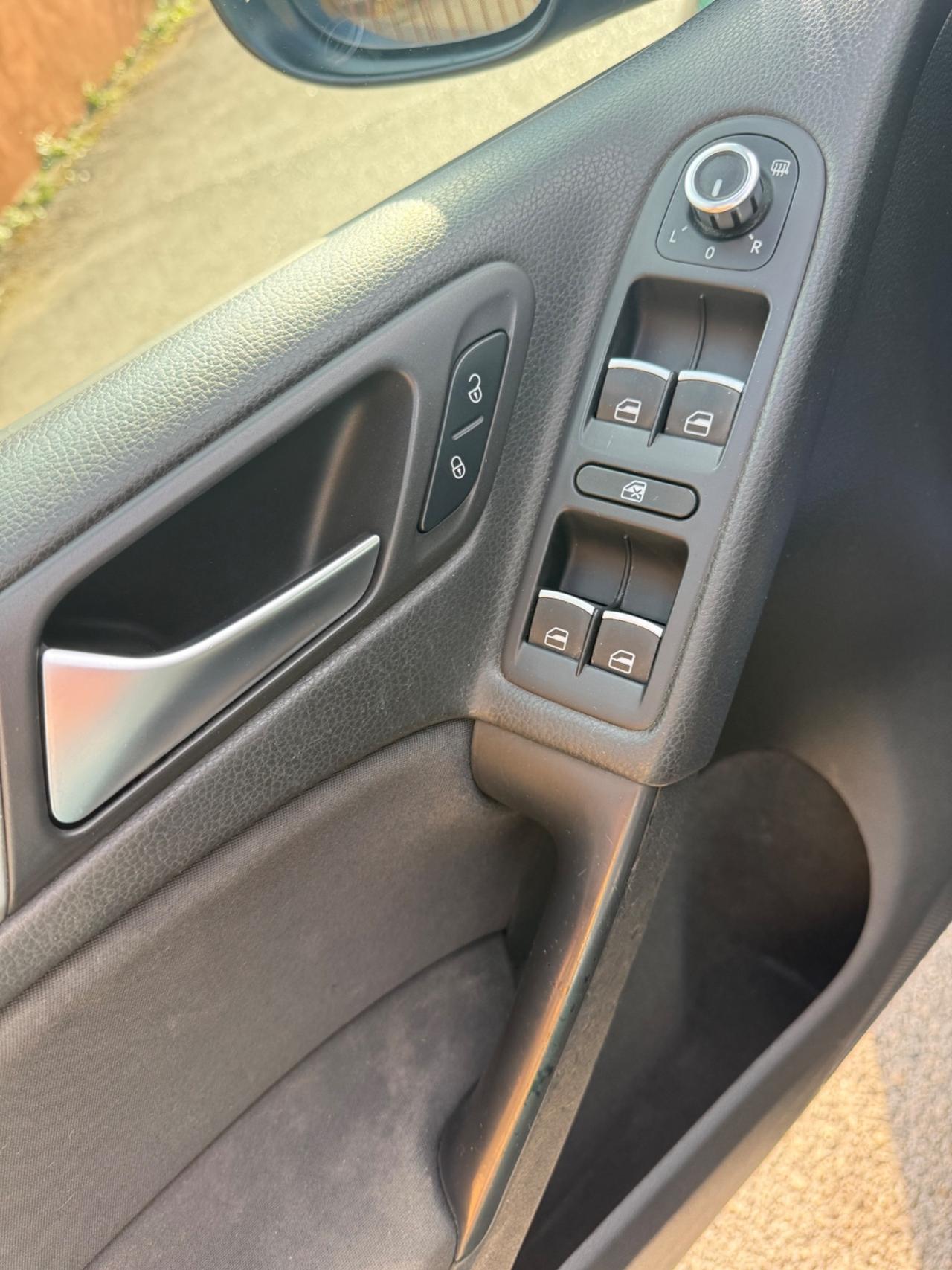 Volkswagen Golf 1.6 TDI DPF 5p. Highline