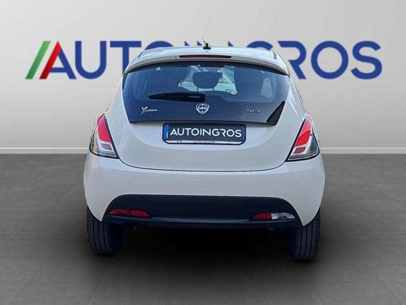 Lancia Ypsilon 1.0 firefly hybrid Silver s