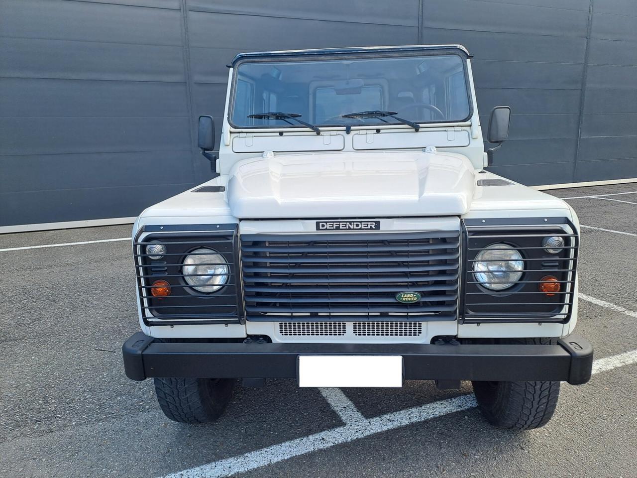 LAND ROVER DEFENDER 90