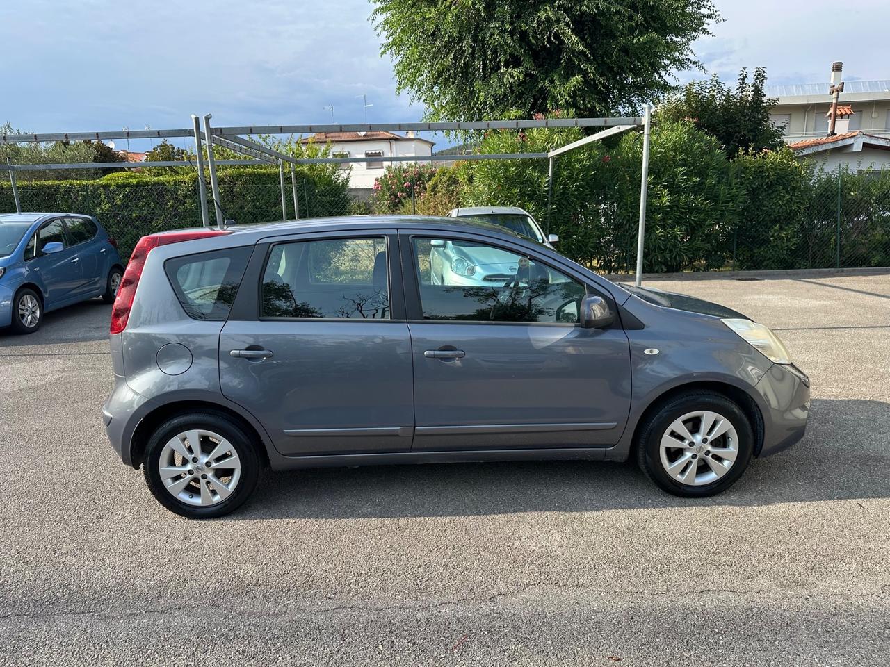 Nissan Note 1.4 bz Acenta 5p. - 2010 - 129.000km Neop