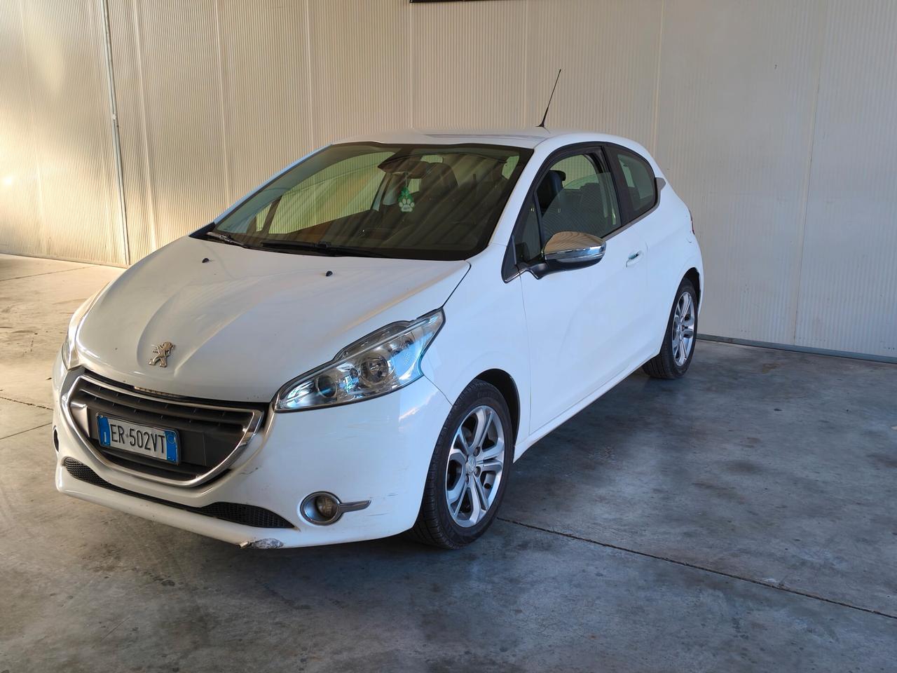 Peugeot 208 1.4 HDi 68 CV Allure