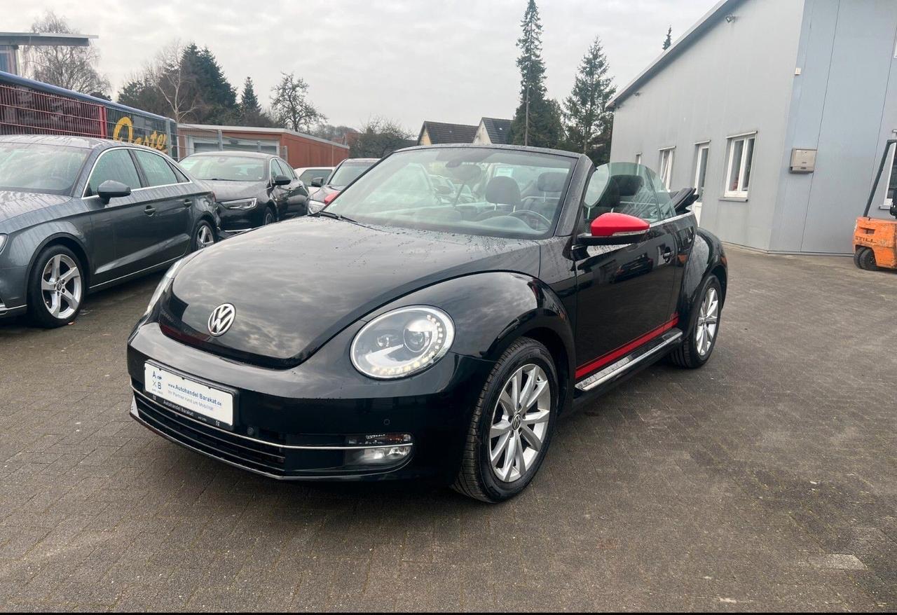 Volkswagen Maggiolino Cabrio 2.0 TDI DSG Club BlueMotion Technology