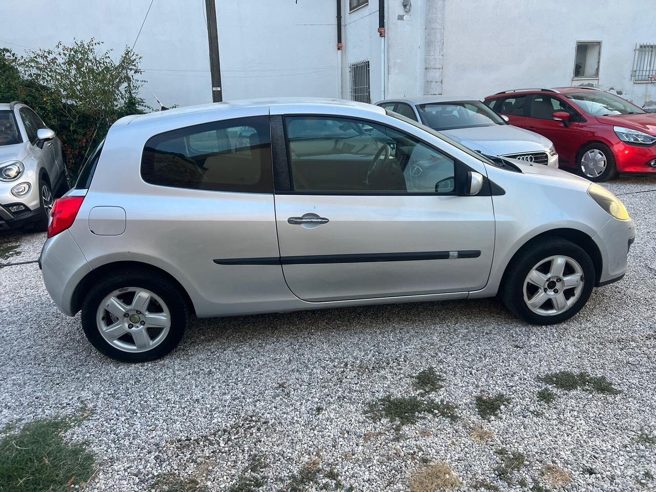 Renault Clio 1.2 16V 3 porte Luxe